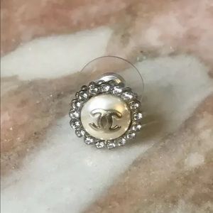 Auth CHANEL Faux Pearl & Crystal Earring